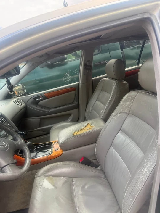 2002 Lexus GS 2nd Gen - Image 17 of 20