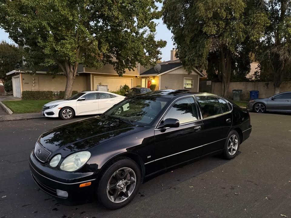 2002 Lexus GS 2nd Gen - Image 2 of 9