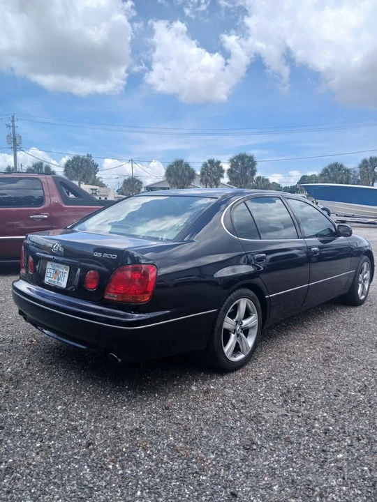 2002 Lexus GS 2nd Gen - Image 5 of 19