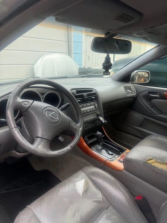 2002 Lexus GS 2nd Gen - Image 19 of 20