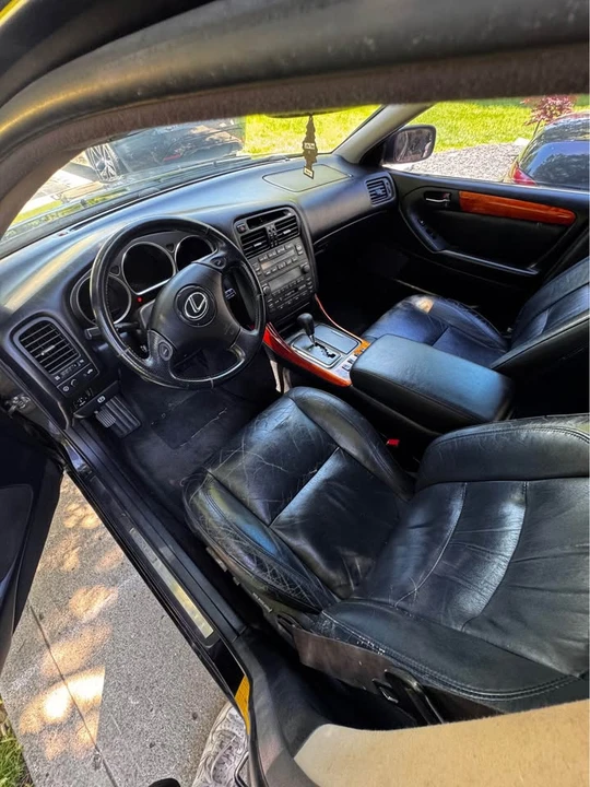 2002 Lexus GS 2nd Gen - Image 10 of 15