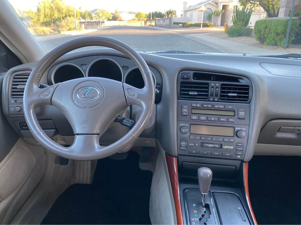 2002 Lexus GS 2nd Gen - Image 13 of 16