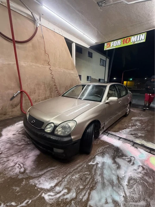 2002 Lexus GS 2nd Gen - Image 4 of 17