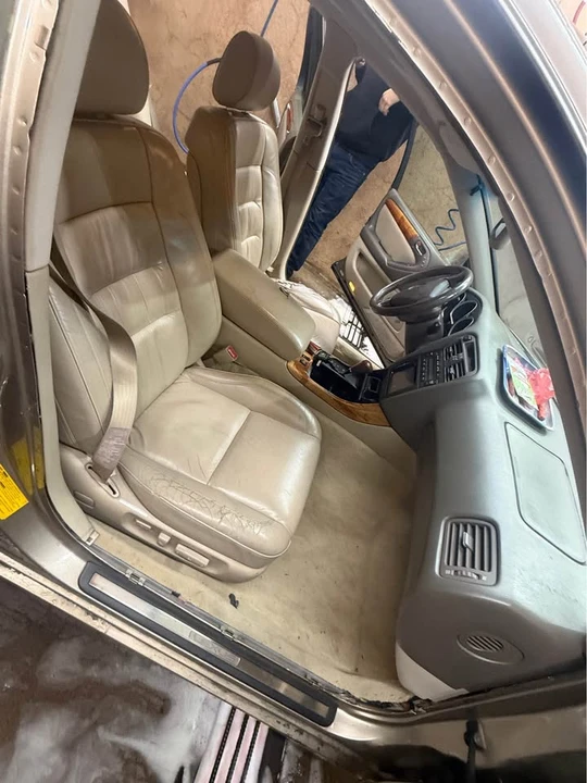 2002 Lexus GS 2nd Gen - Image 11 of 17