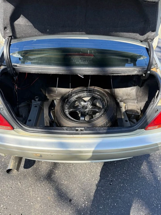 2002 Lexus GS 2nd Gen - Image 12 of 17