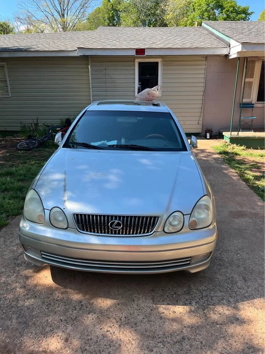 2002 Lexus GS 2nd Gen - Image 11 of 16