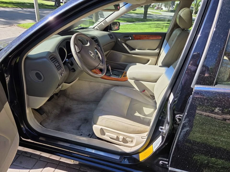 2002 Lexus GS 2nd Gen - Image 11 of 12