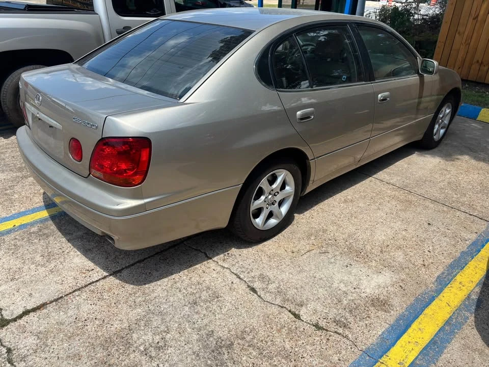 2002 Lexus GS 2nd Gen - Image 2 of 5