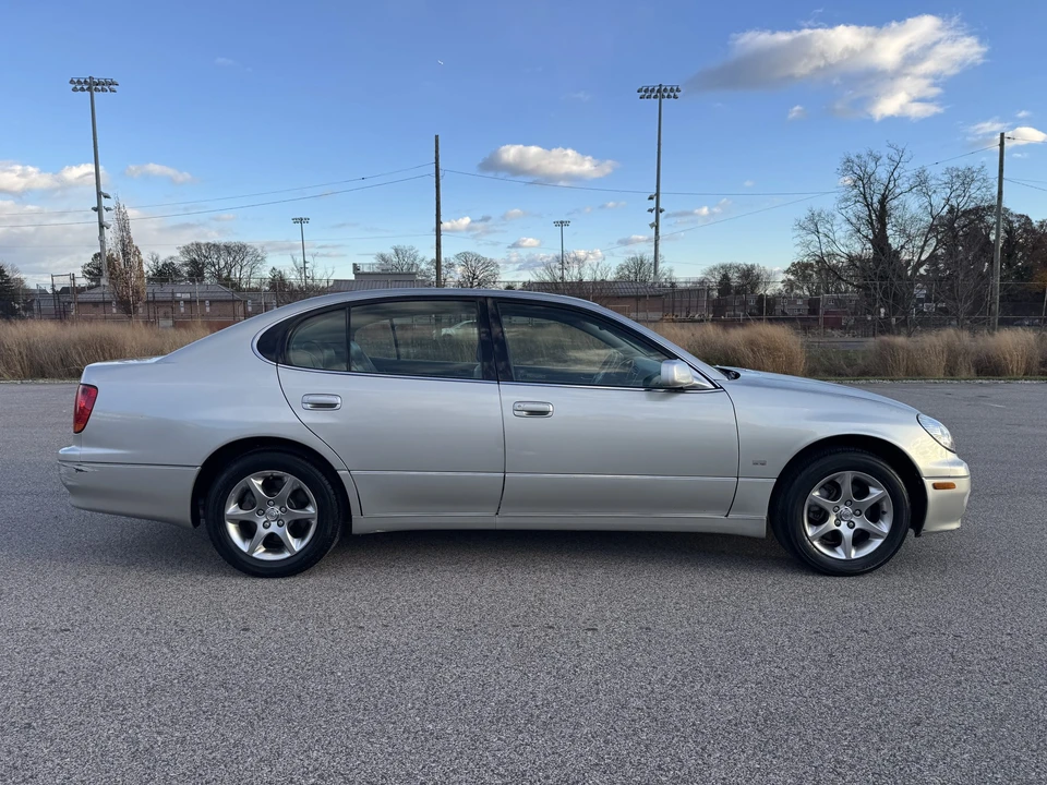 2002 Lexus GS 2nd Gen - Image 18 of 31