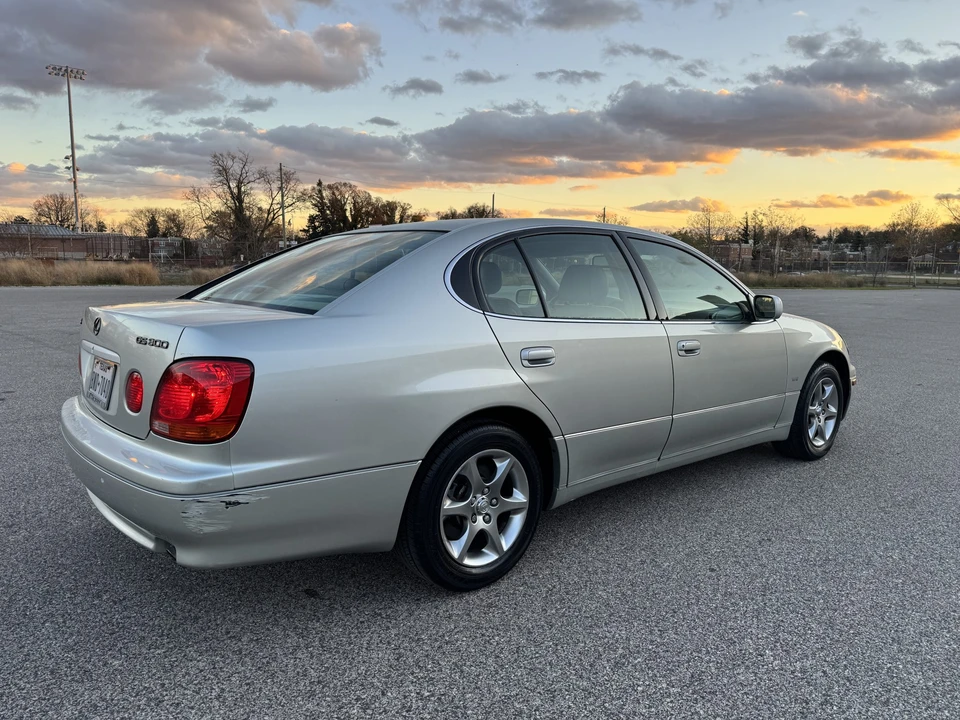 2002 Lexus GS 2nd Gen - Image 20 of 31