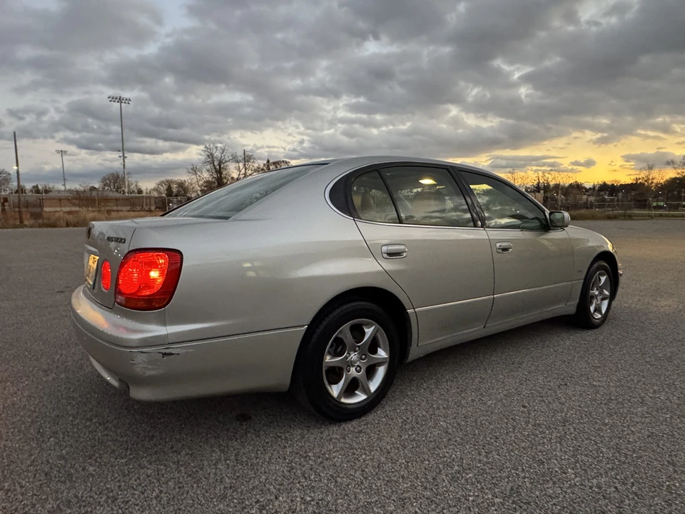 2002 Lexus GS 2nd Gen - Image 21 of 31