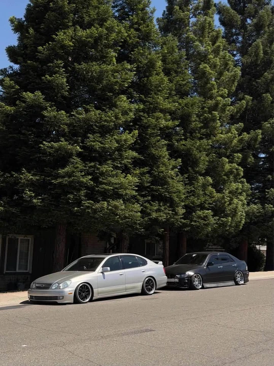 2002 Lexus GS 2nd Gen - Image 2 of 10