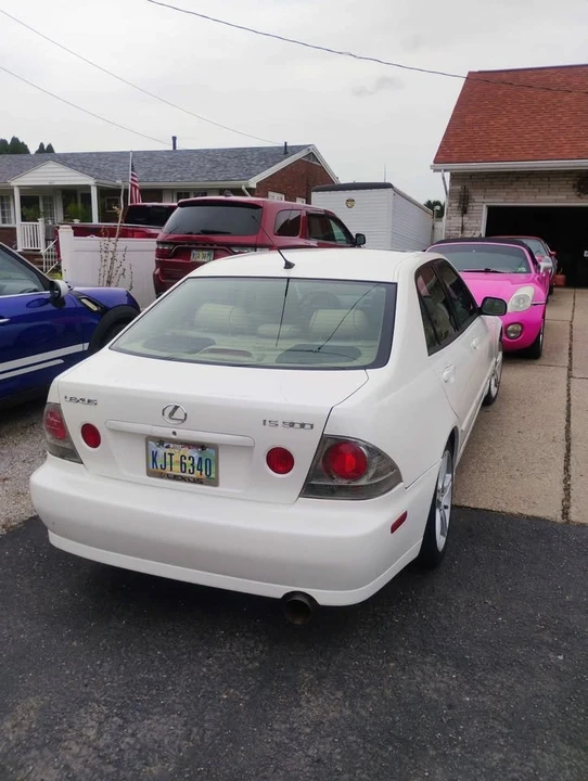 2002 Lexus IS 1st Gen - Image 3 of 9
