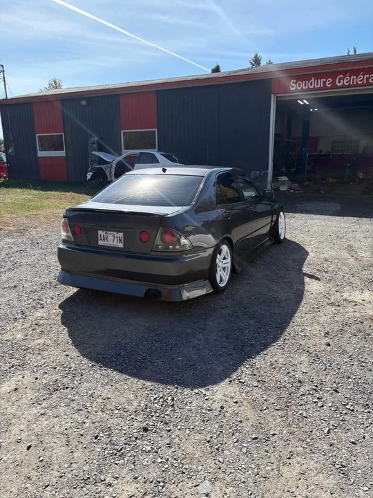 2002 Lexus IS 1st Gen - Image 5 of 8