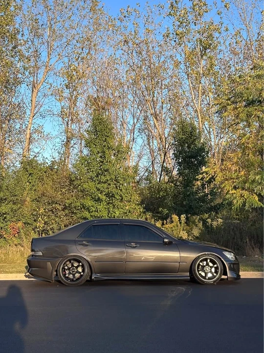 2002 Lexus IS 1st Gen - Image 5 of 13