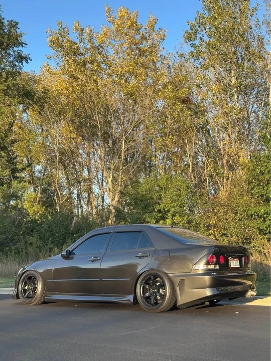 2002 Lexus IS 1st Gen - Image 3 of 13