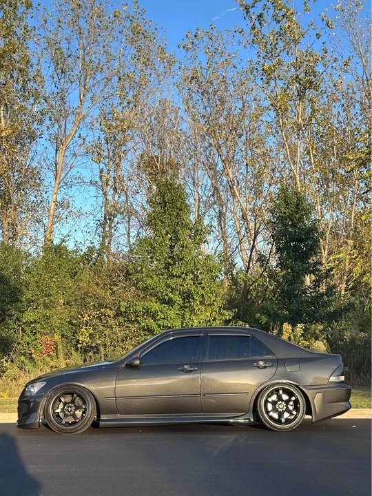 2002 Lexus IS 1st Gen - Image 2 of 13