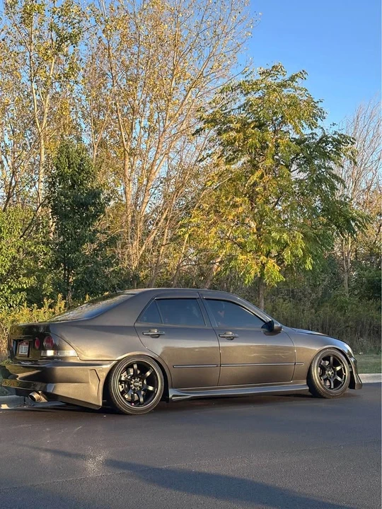 2002 Lexus IS 1st Gen - Image 4 of 13