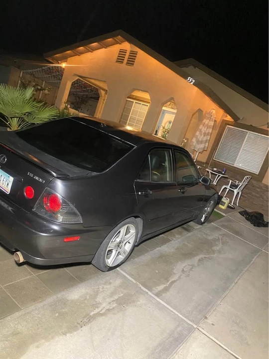 2002 Lexus IS 1st Gen - Image 5 of 8
