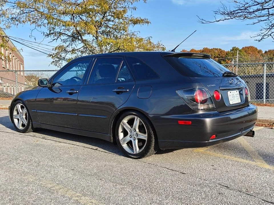 2002 Lexus IS 1st Gen - Image 5 of 19