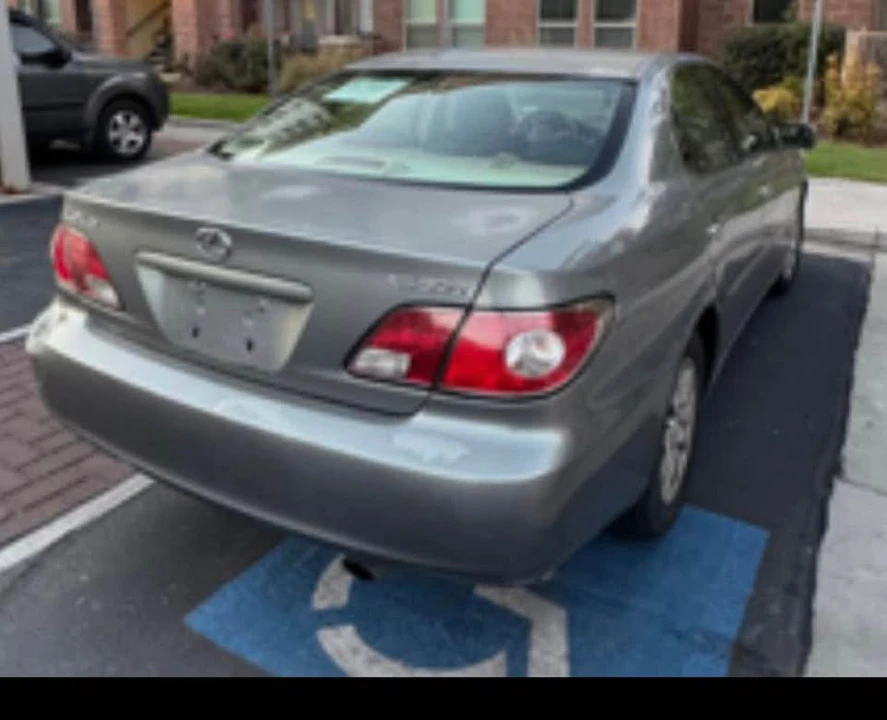 2002 Lexus IS 1st Gen - Image 4 of 9
