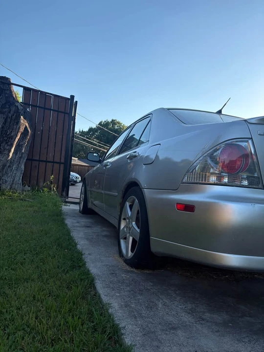 2002 Lexus IS 1st Gen - Image 7 of 19