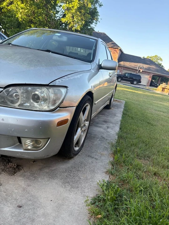 2002 Lexus IS 1st Gen - Image 9 of 19