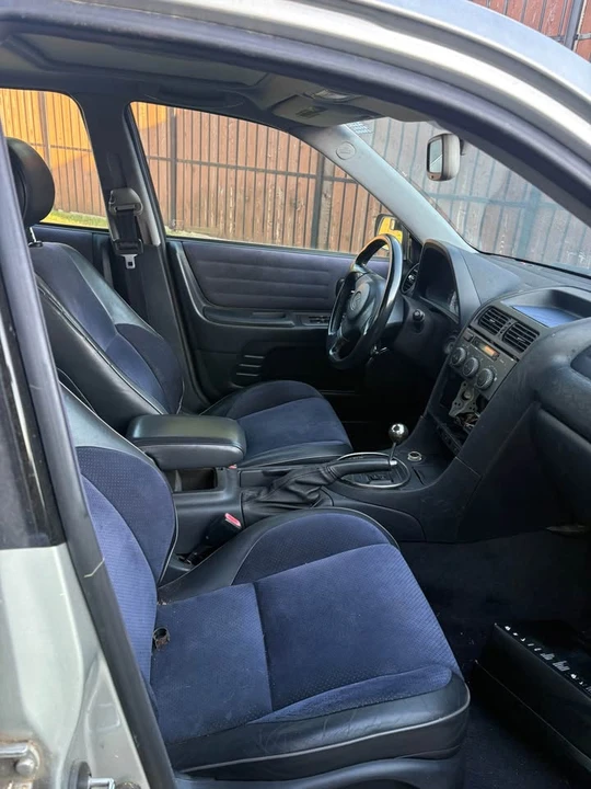 2002 Lexus IS 1st Gen - Image 11 of 19