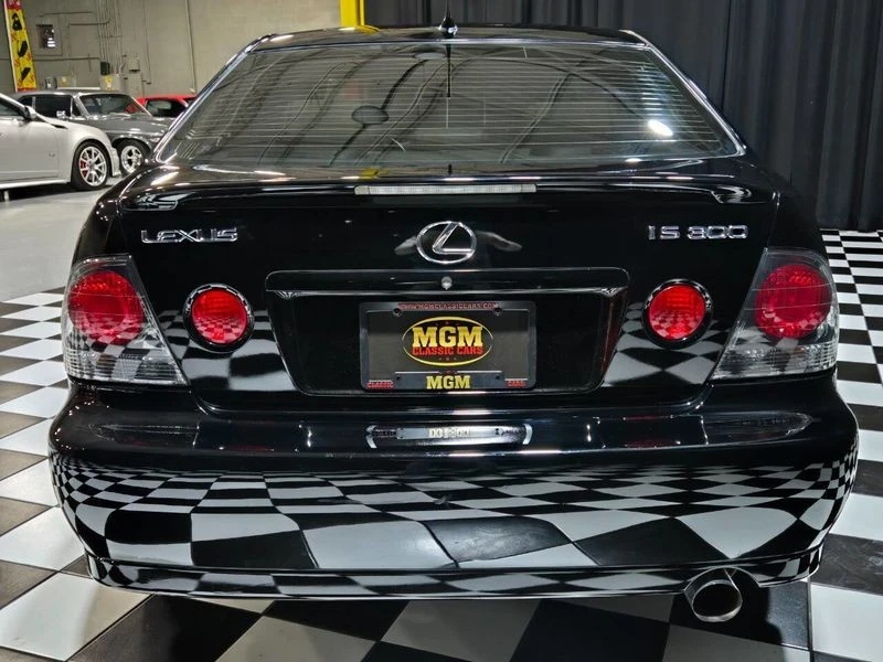2002 Lexus IS 1st Gen - Image 5 of 12