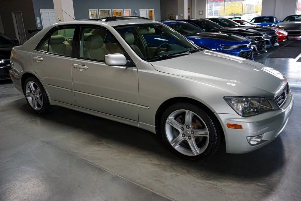 2002 Lexus IS 1st Gen - Image 2 of 12