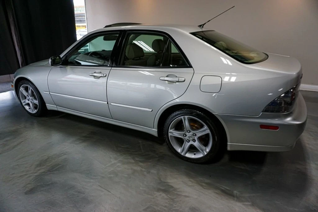 2002 Lexus IS 1st Gen - Image 6 of 12