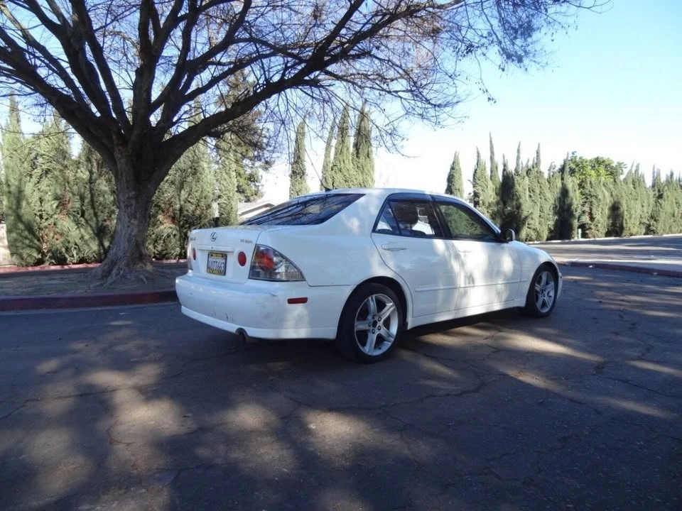 2002 Lexus IS 1st Gen - Image 4 of 15