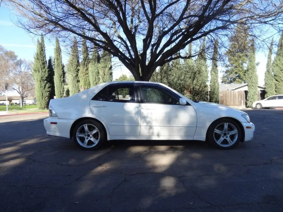 2002 Lexus IS 1st Gen - Image 8 of 15