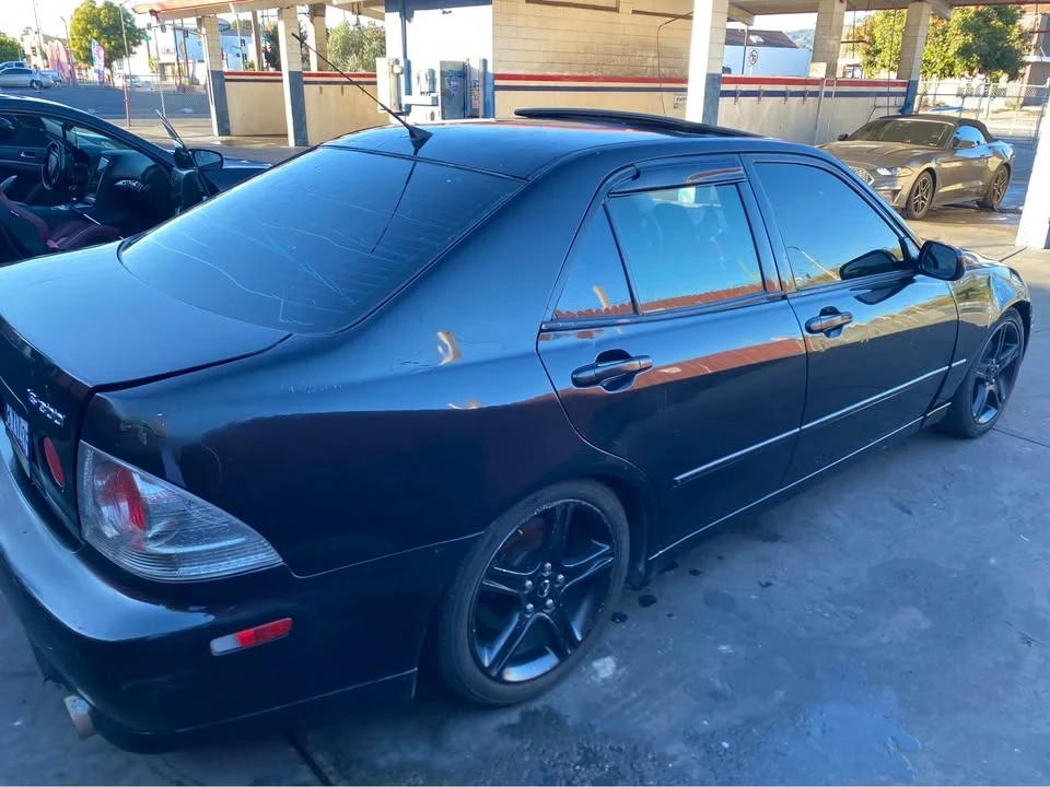 2002 Lexus IS 1st Gen - Image 6 of 8
