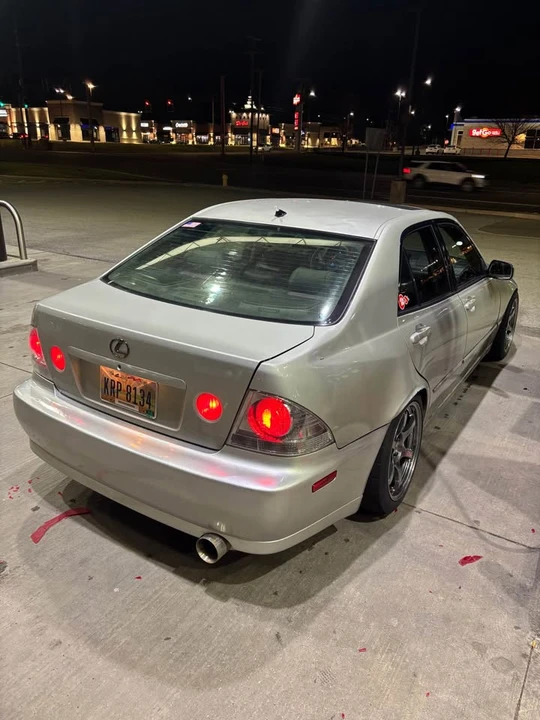 2002 Lexus IS 1st Gen - Image 4 of 14
