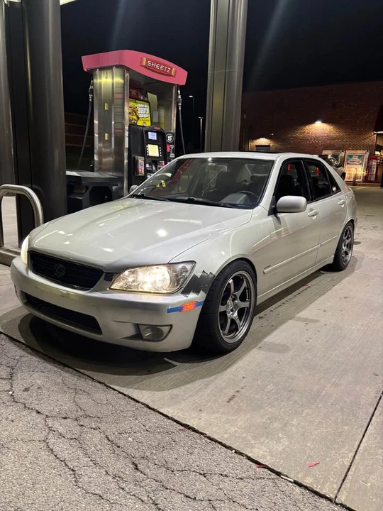 2002 Lexus IS 1st Gen - Image 2 of 14