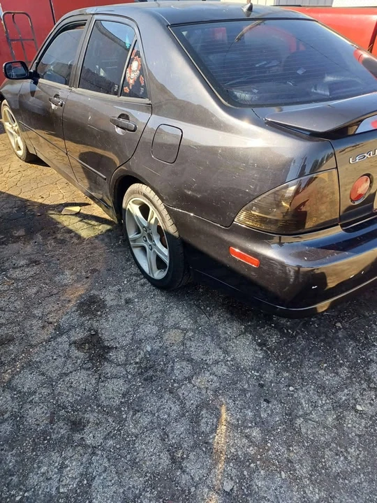 2002 Lexus IS 1st Gen - Image 3 of 4