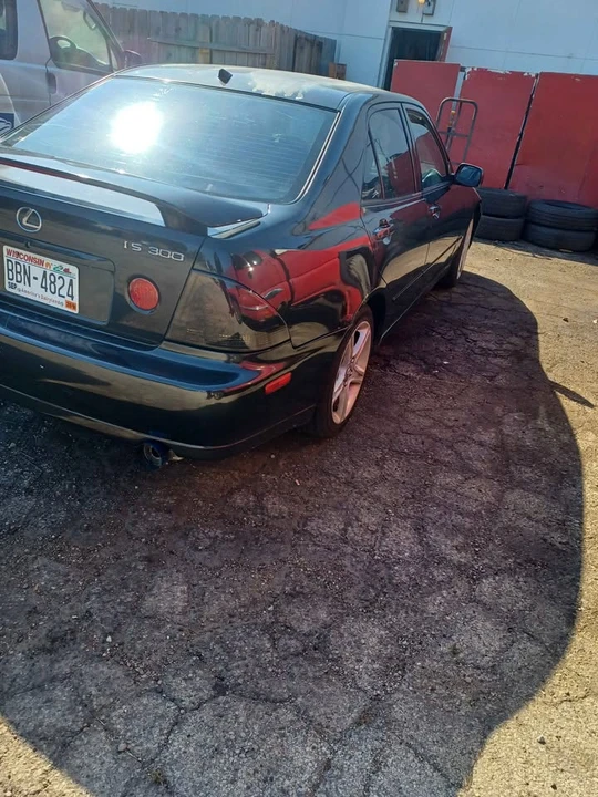 2002 Lexus IS 1st Gen - Image 4 of 4