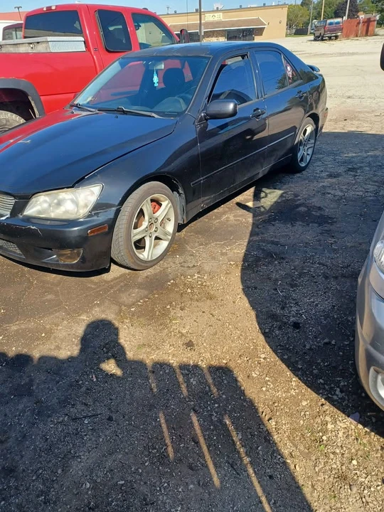 2002 Lexus IS 1st Gen - Image 2 of 4