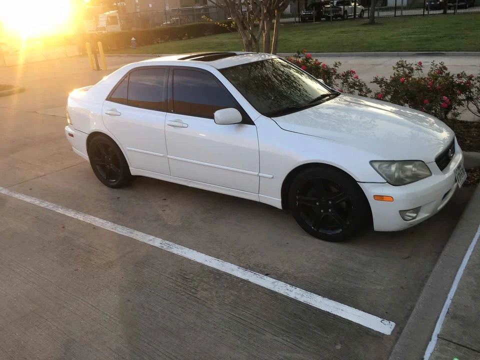 2002 Lexus IS 1st Gen - Image 2 of 5