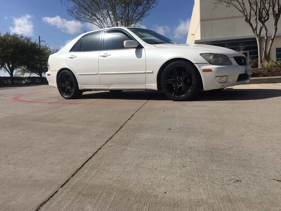 2002 Lexus IS 1st Gen - Image 4 of 5