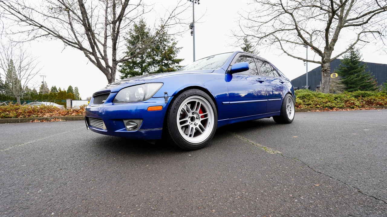 2002 Lexus IS 1st Gen - Image 15 of 31
