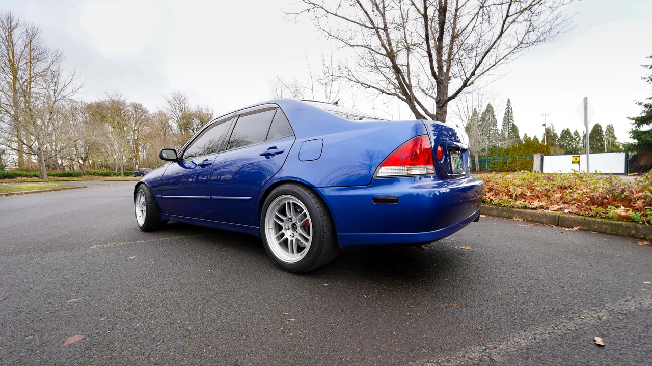 2002 Lexus IS 1st Gen - Image 17 of 31