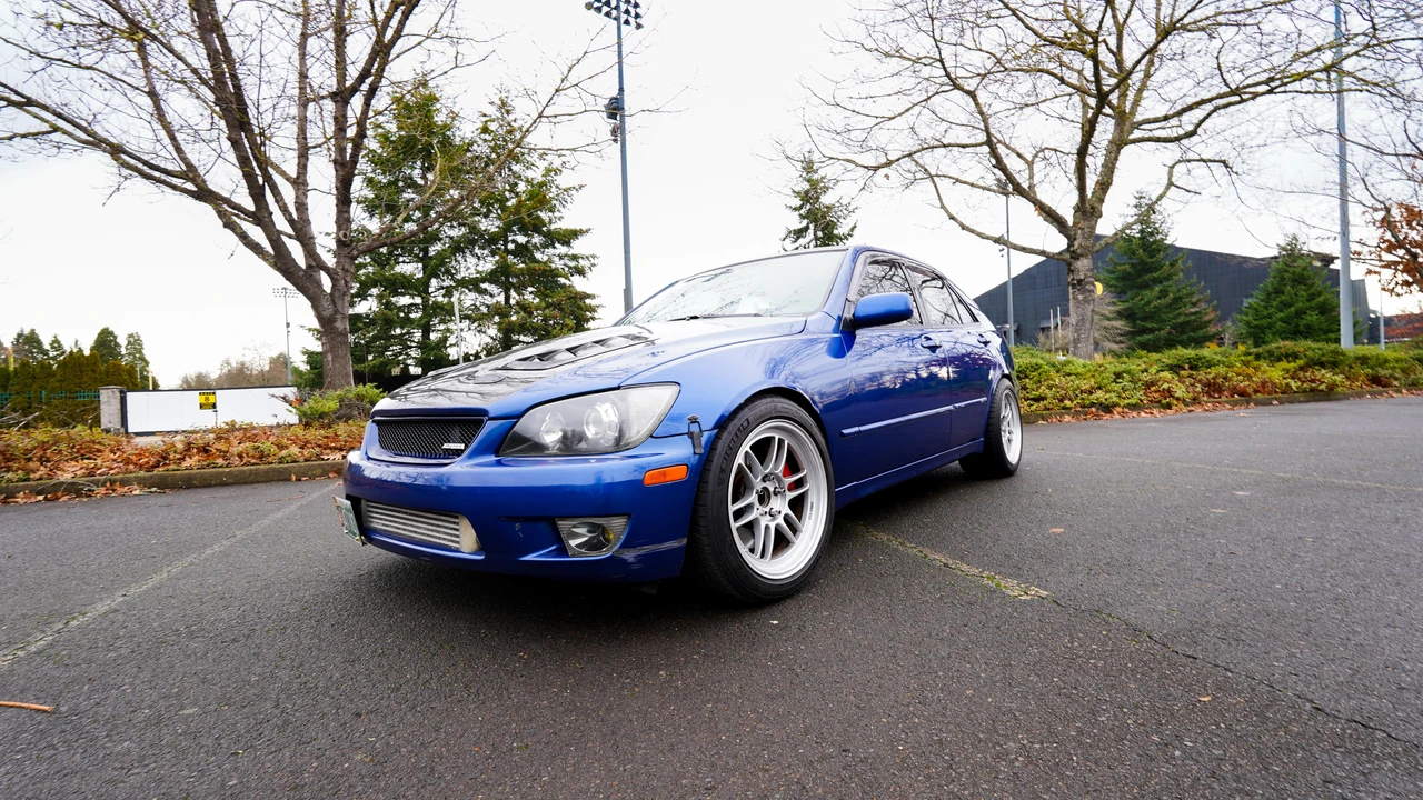 2002 Lexus IS 1st Gen - Image 11 of 31