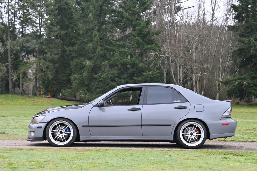 2002 Lexus IS 1st Gen - Image 11 of 31