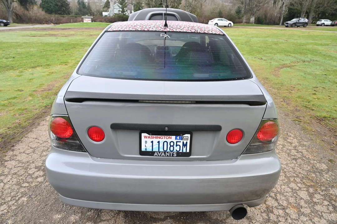 2002 Lexus IS 1st Gen - Image 13 of 31