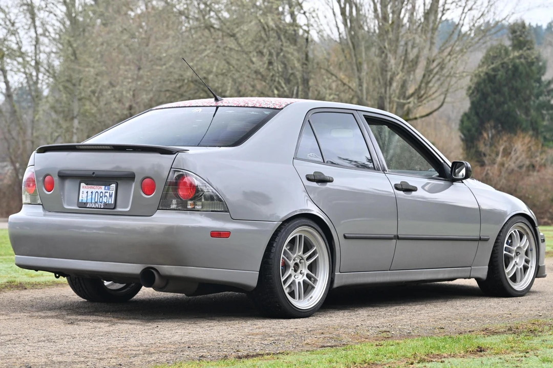 2002 Lexus IS 1st Gen - Image 4 of 31