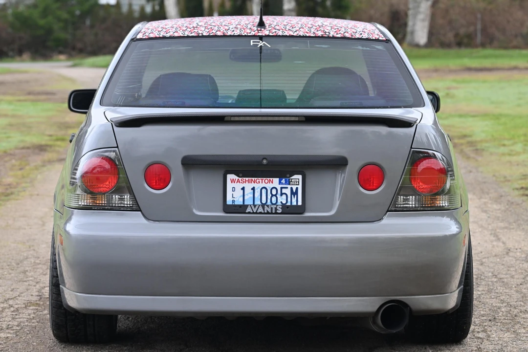 2002 Lexus IS 1st Gen - Image 5 of 31