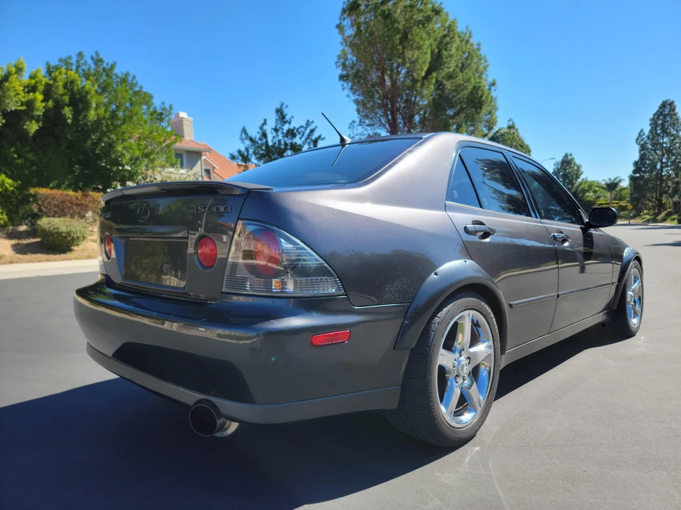 2002 Lexus IS 1st Gen - Image 12 of 31