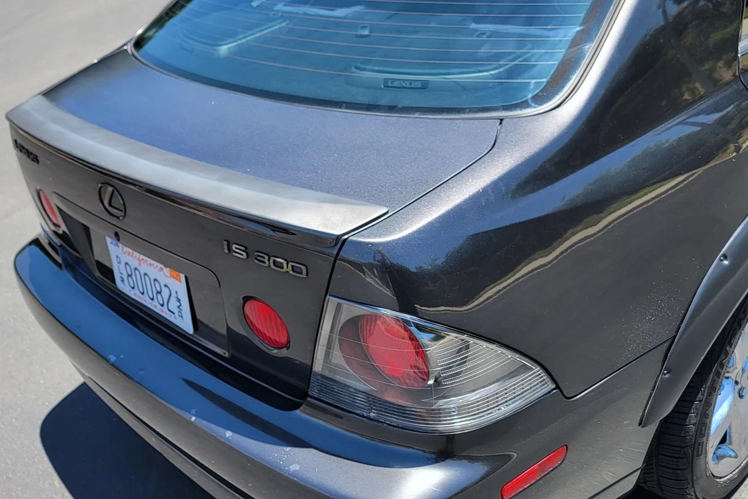 2002 Lexus IS 1st Gen - Image 24 of 31